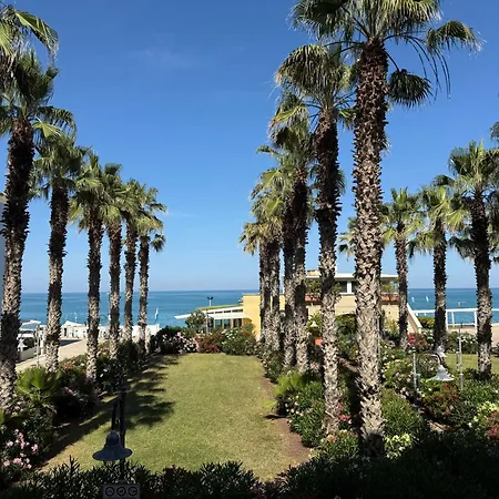 P102 - Porto Recanati, Monolocale Fronte Mare Con Terrazza Apartamento *